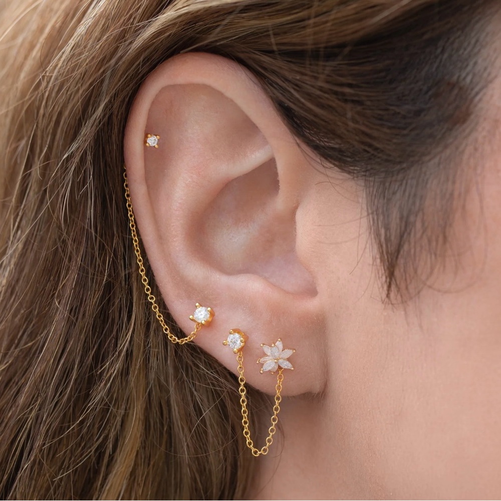 Ear chain connector in gold vermeil